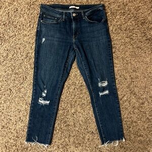 Levi 711 Skinny Cropped Ankle 23” inseam jeans, size 30
